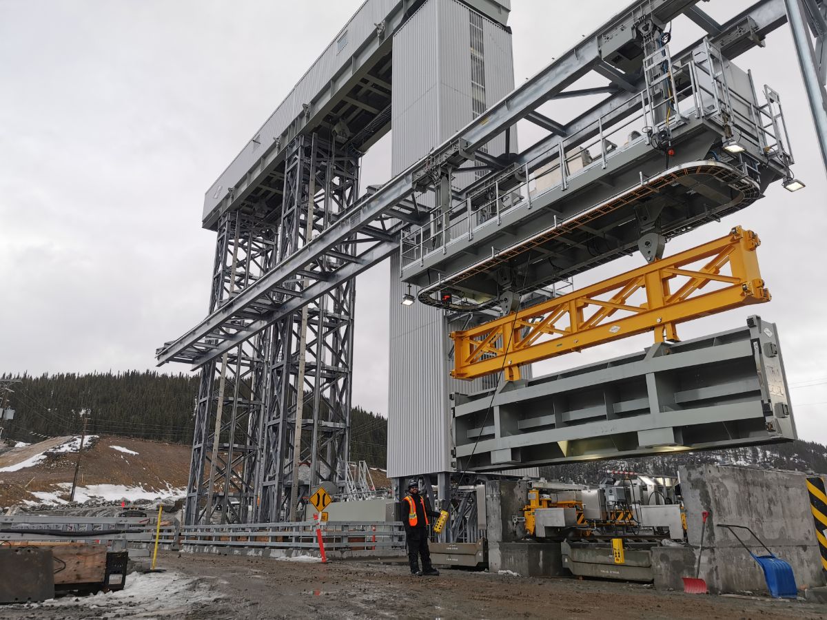 Systèmes électriques des vannes d’évacuateur et équipements de manutention – Romaine-4